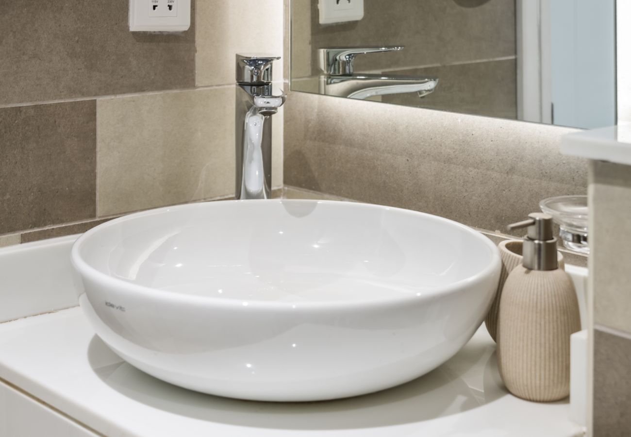 Apartment in Dubai - Seven Palm One bedroom