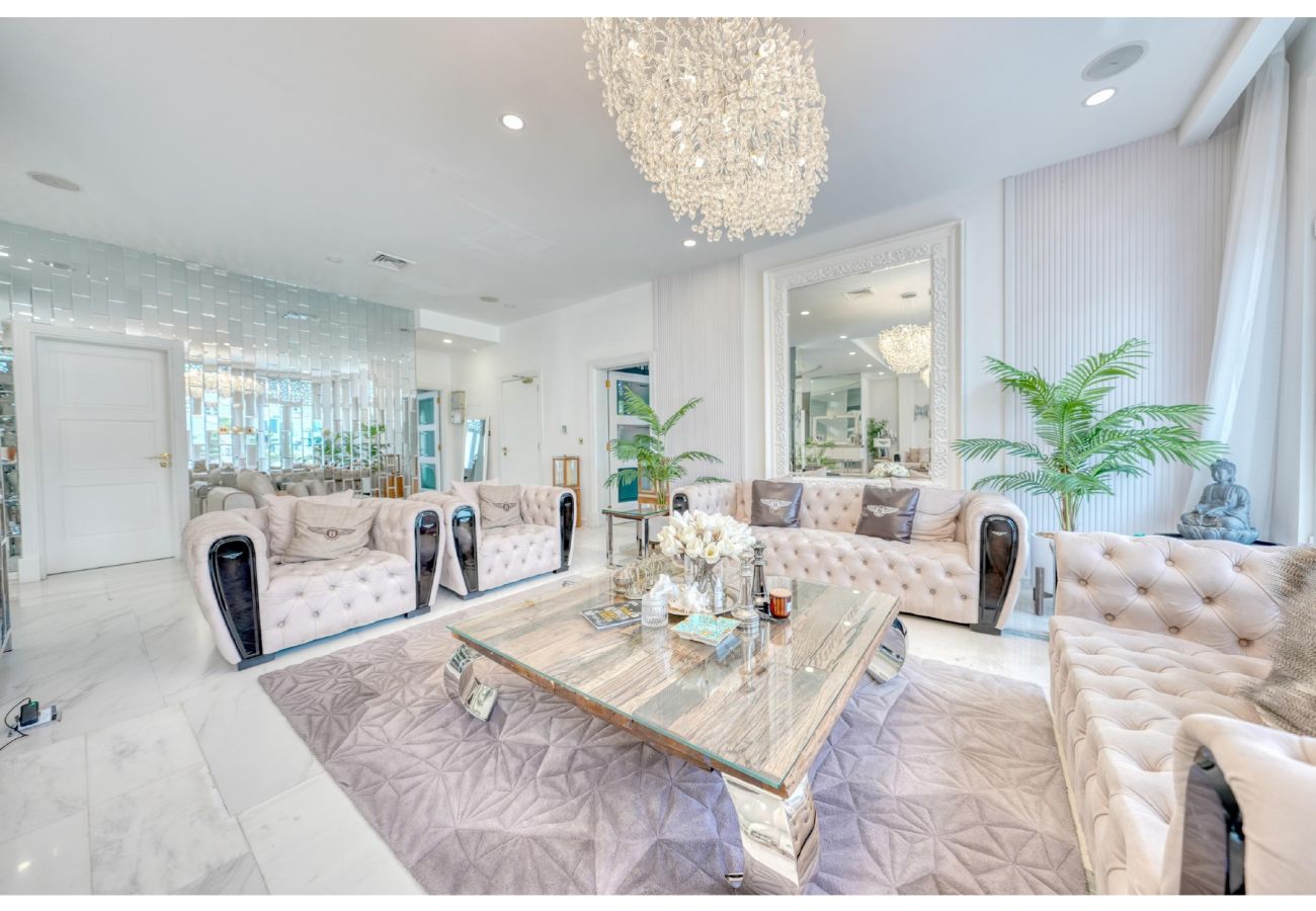 Villa in Dubai - Signature Palm Villa