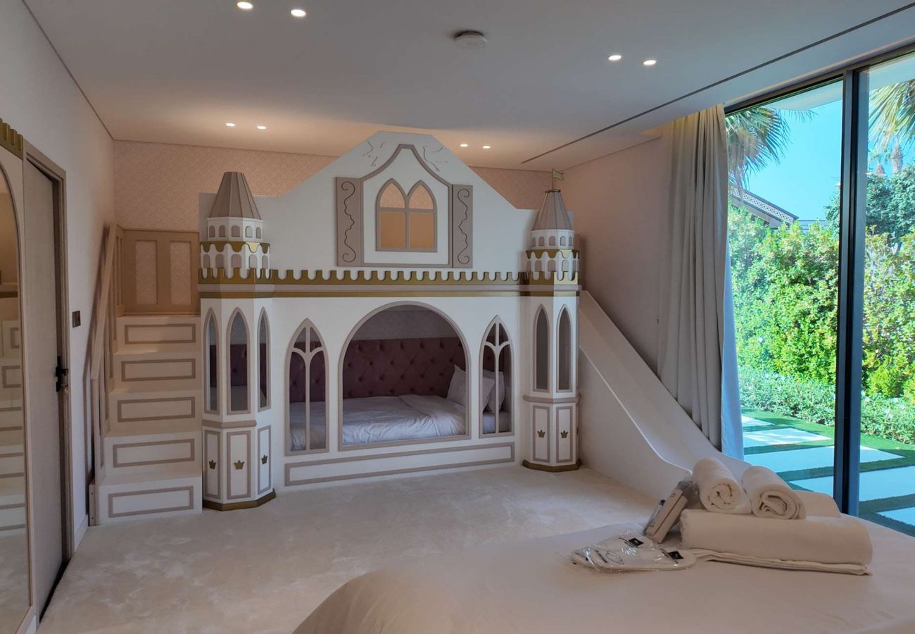 Villa in Dubai - Signature Palm Villa