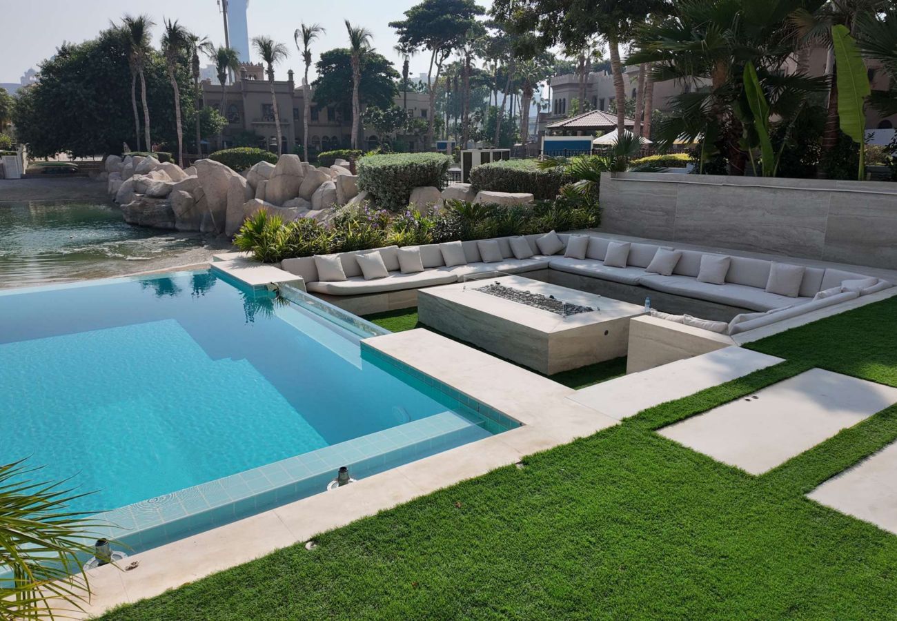 Villa in Dubai - Signature Palm Villa