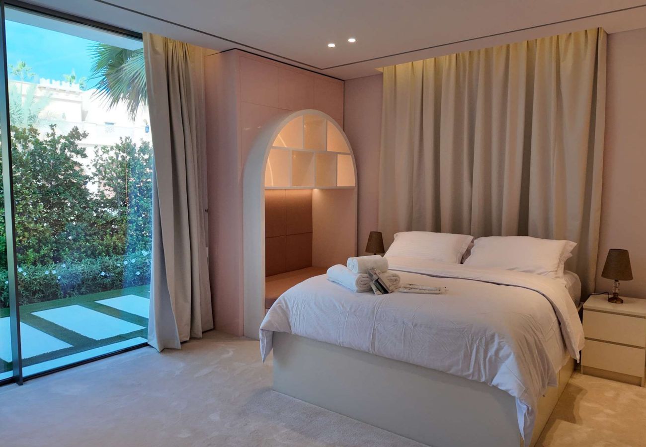 Villa in Dubai - Signature Palm Villa