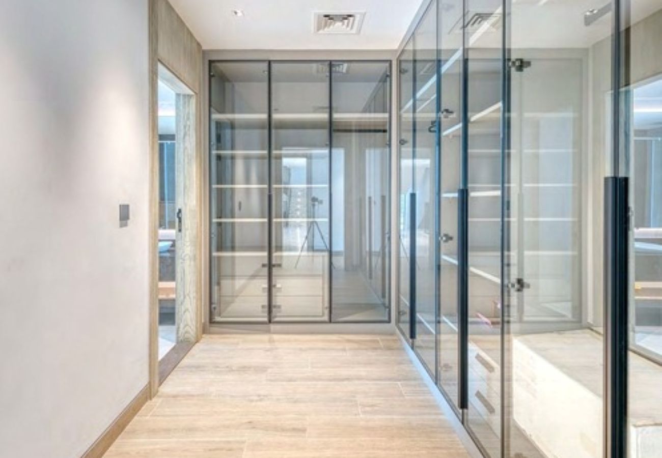 Villa in Dubai - Frond G4