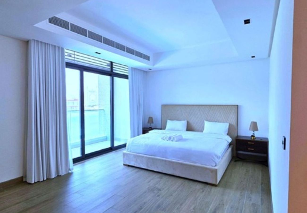 Villa in Dubai - Frond G4