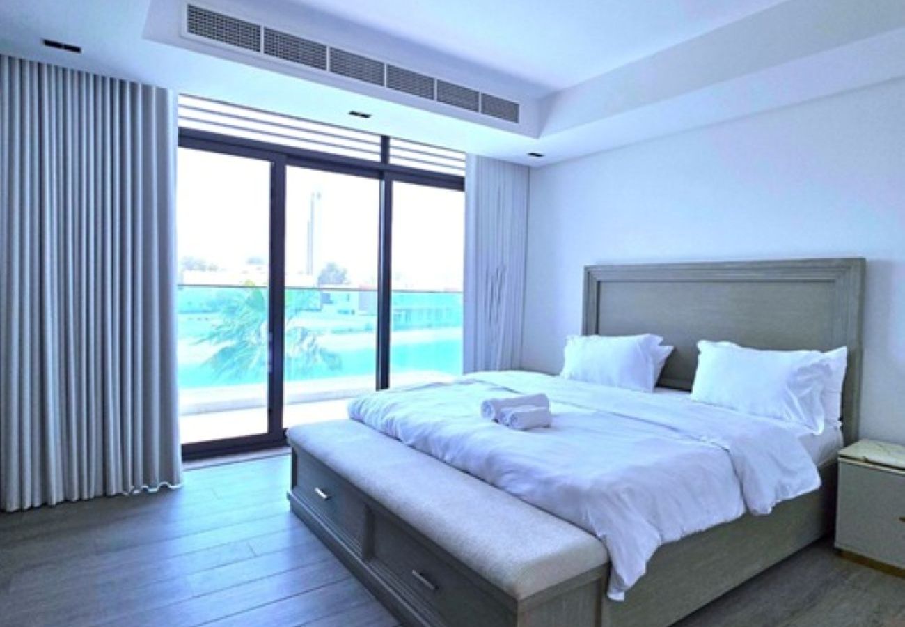 Villa in Dubai - Frond G4